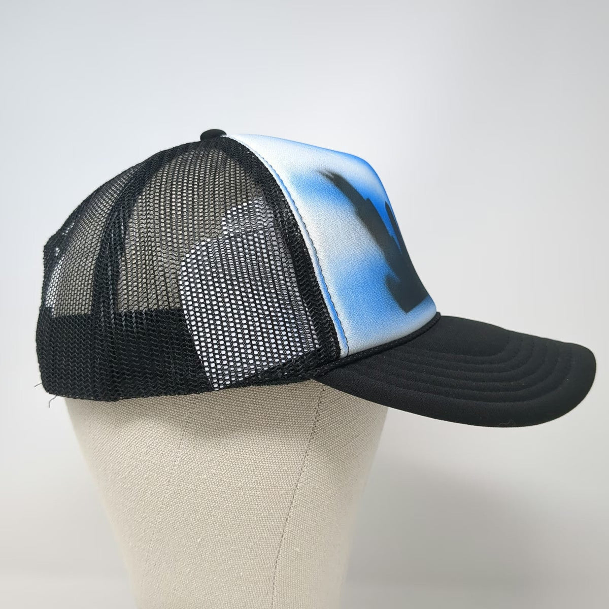 Otto Trucker Hat Black One Size Chicago Skyline Lollapalooza Platinum Mesh