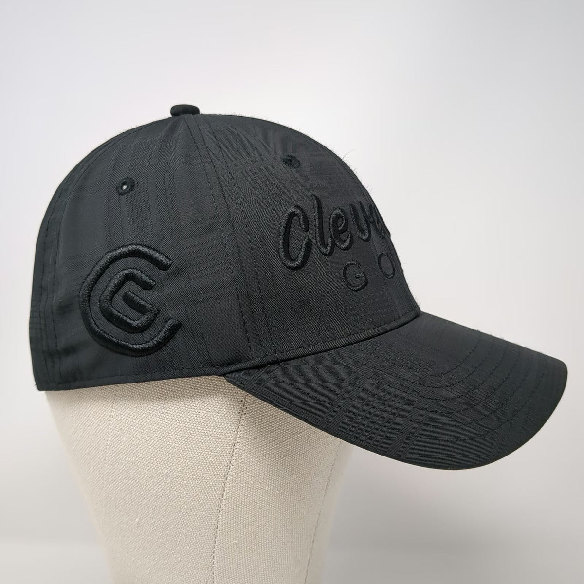 Cleveland Golf Baseball Cap Black M Fitted Textured A-Flex Stretch Fit Hat