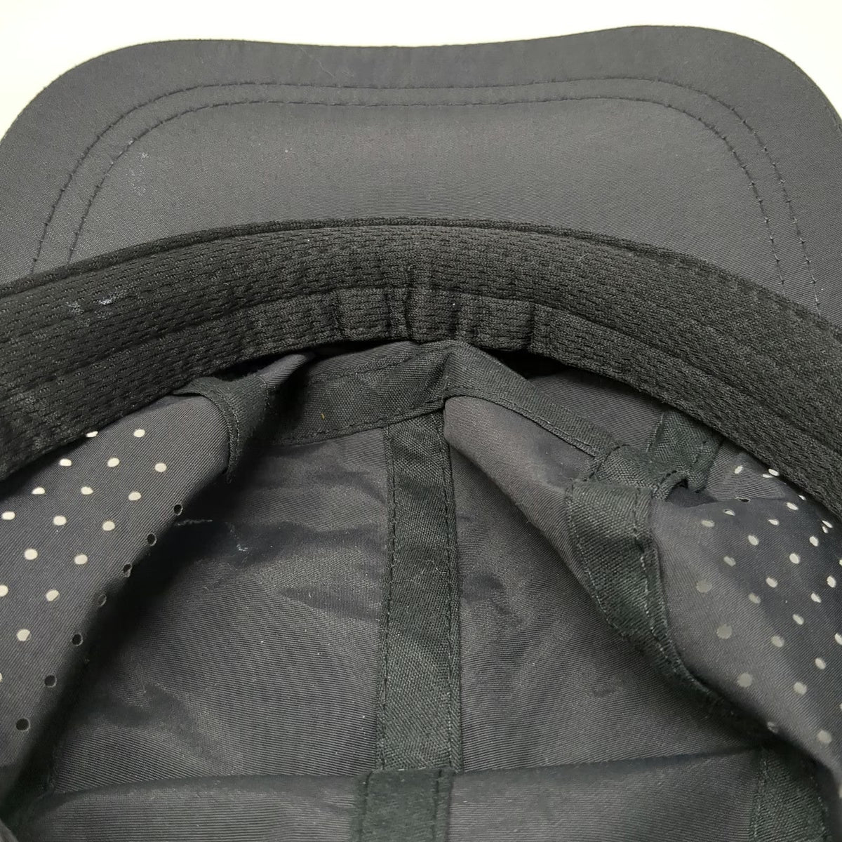 DYX Bace Camp 5 Panel Black Hat OSFM Perforated Performance Runner Adjustable