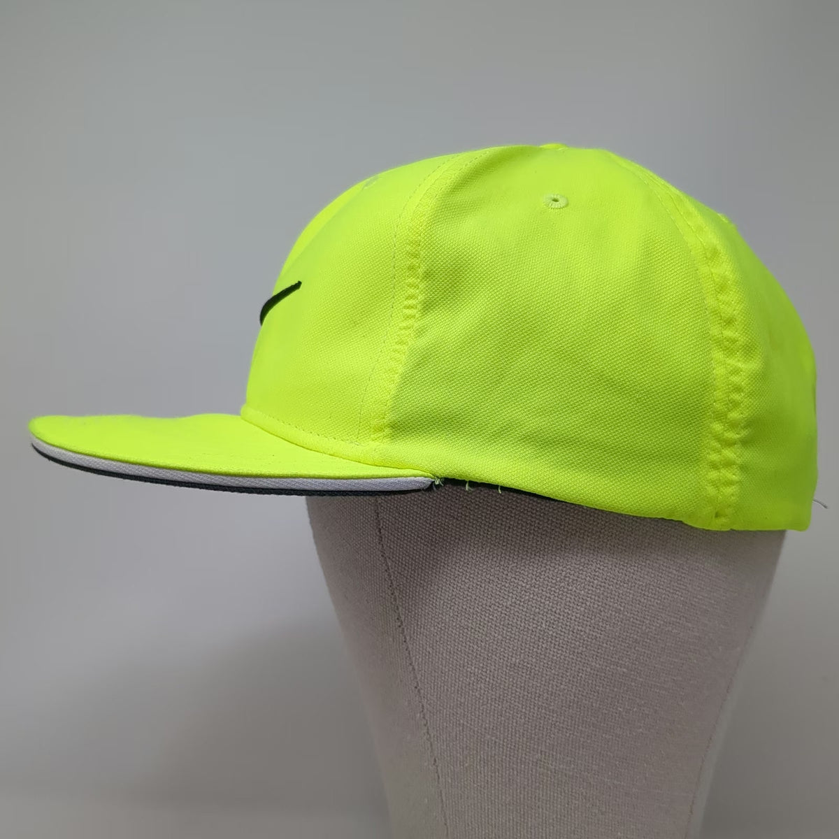 Nike Baseball Cap Green XL Embroidered Swoosh Nike Golf Polyester Athletic Hat