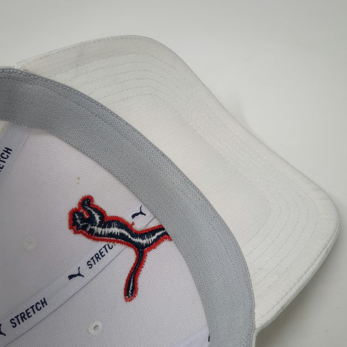Puma Baseball Cap White S Stretch Fit Embroidered Logo Athletic Performance Hat