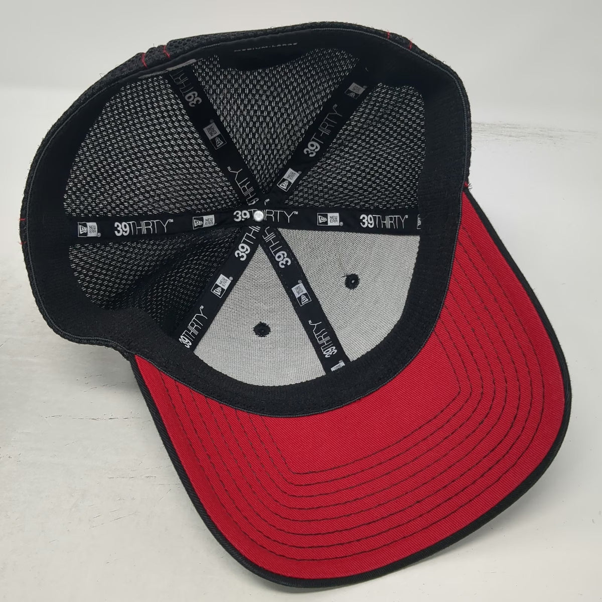 Utah Utes NCAA New Era Black Hat Cap L Mesh Stretch Fit Red Contrast Stitching