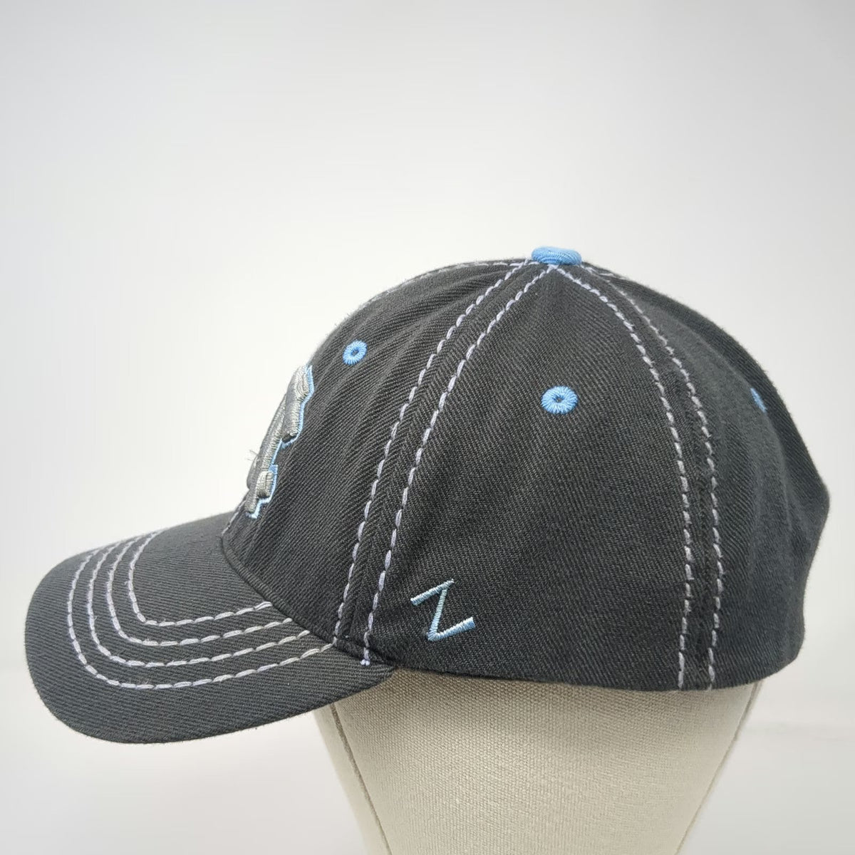 Zephyr Baseball Cap Gray L UNC Tar Heels Stretch Fit Contrast Stitching Hat