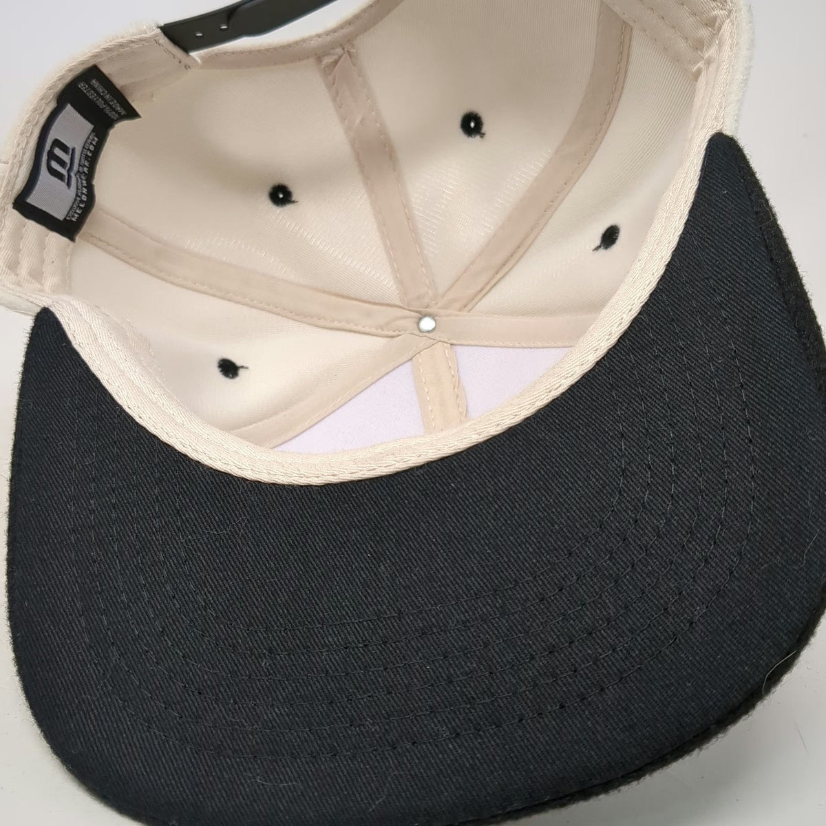Melonwear Snapback Hat White One Size Felt Letter S Patch Flat Brim Baseball Cap