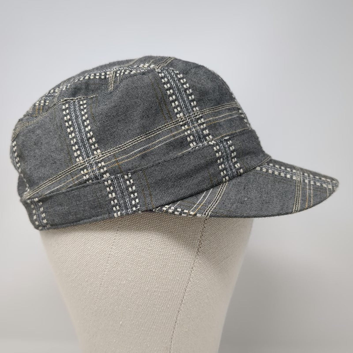 Toucan Collection Army Cap Gray One Size Plaid Pattern Decorative Button Hat