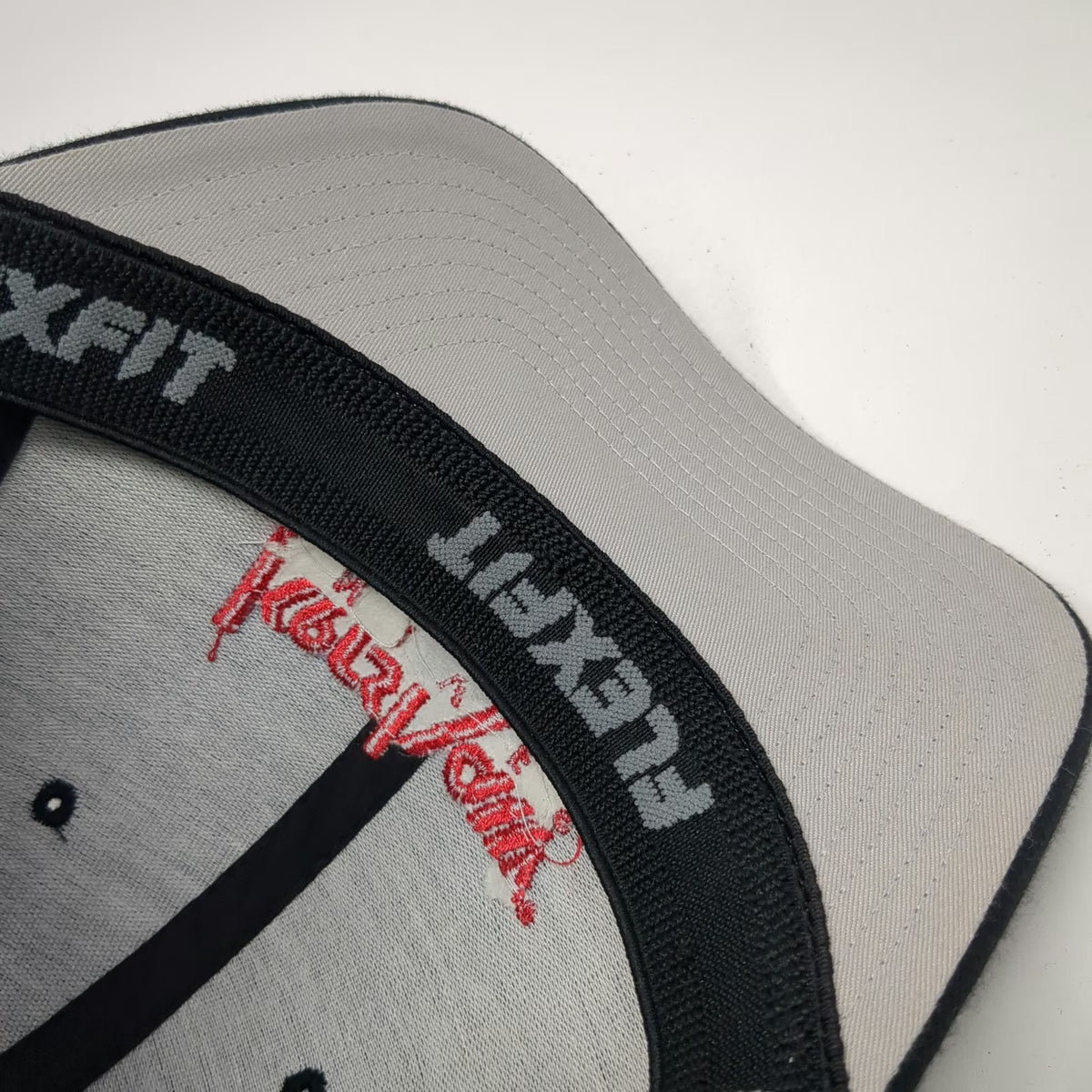 Kershaw Knives Flexfit Baseball Cap Hat Black Red Size M Curved Brim Structured
