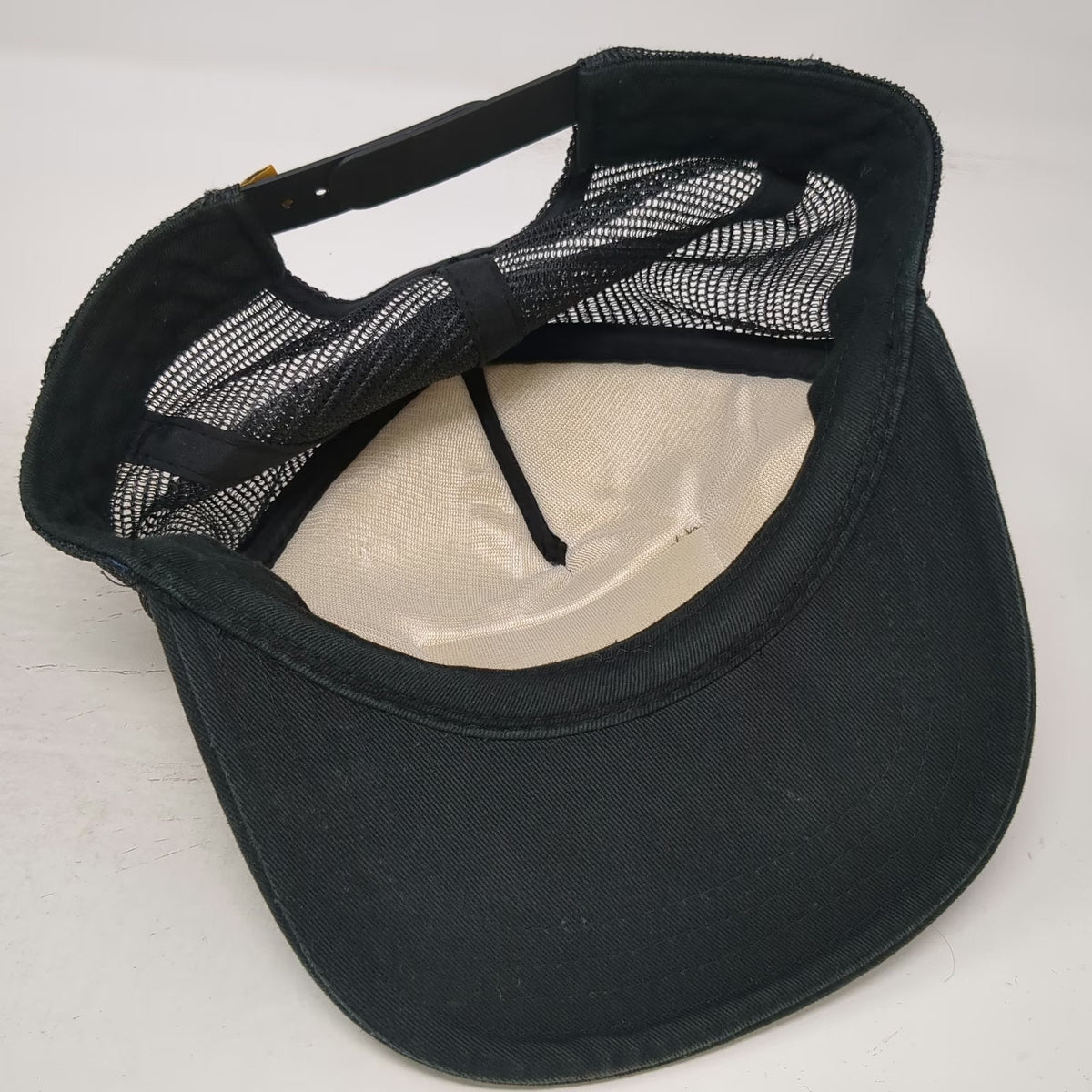 Vans Trucker Hat Black One Size Mesh Back Front Logo Patch Snapback Flat Brim