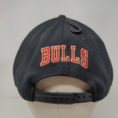 Chicago Bulls Snapback Hat Black OSFM Embroidered Logo NBA Ultra Game