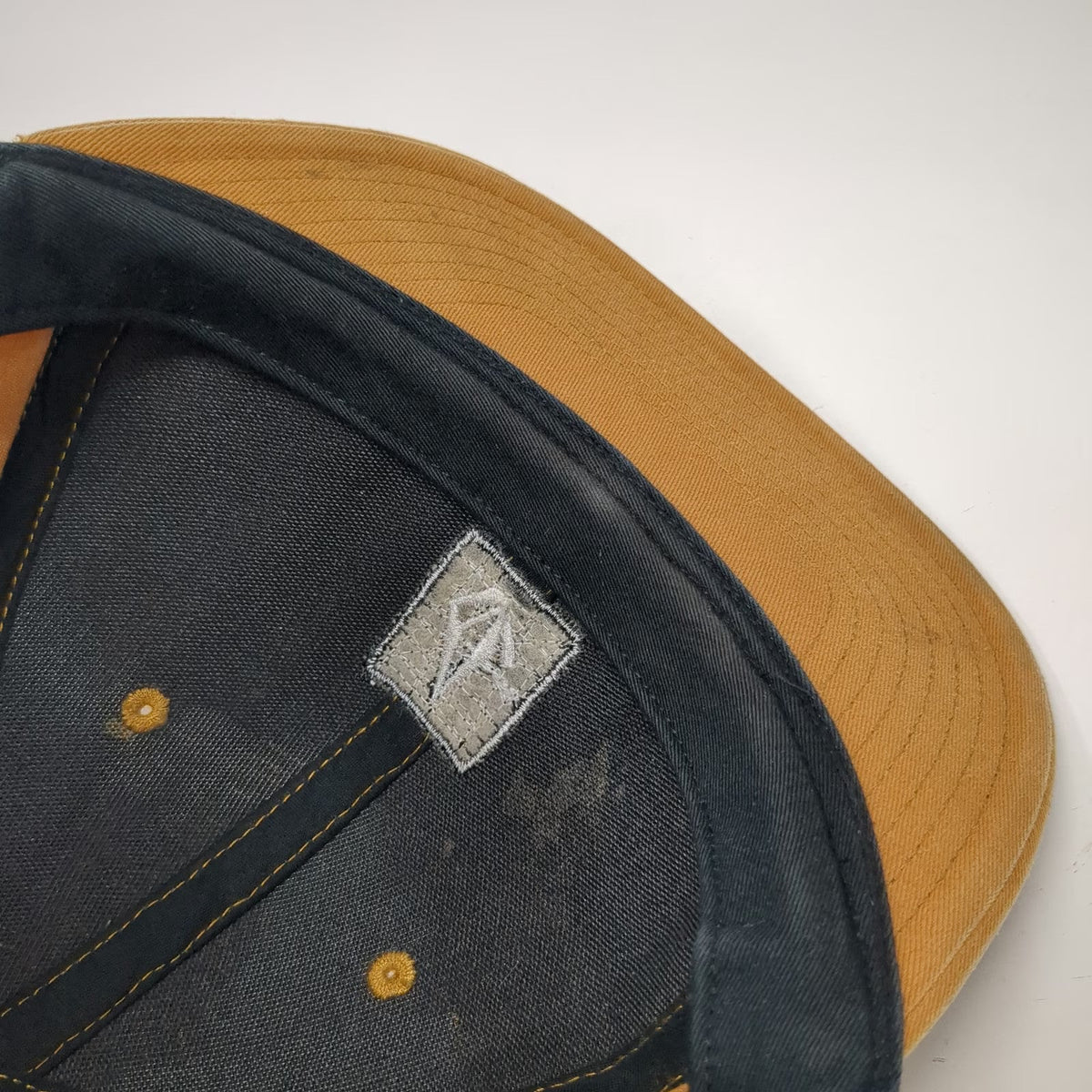 Volcom Snapback Hat Brown One Size Stone Logo Flat Brim 6-Panel Skateboarding