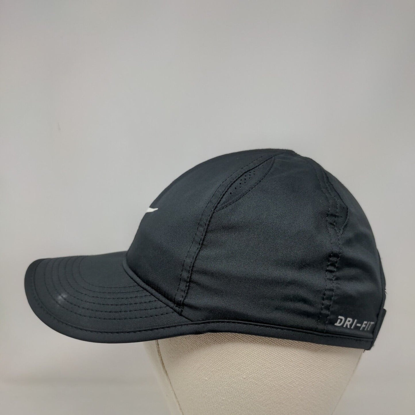 Nike Dri-Fit Strapback Hat Black OSFM Adjustable Featherlight Running