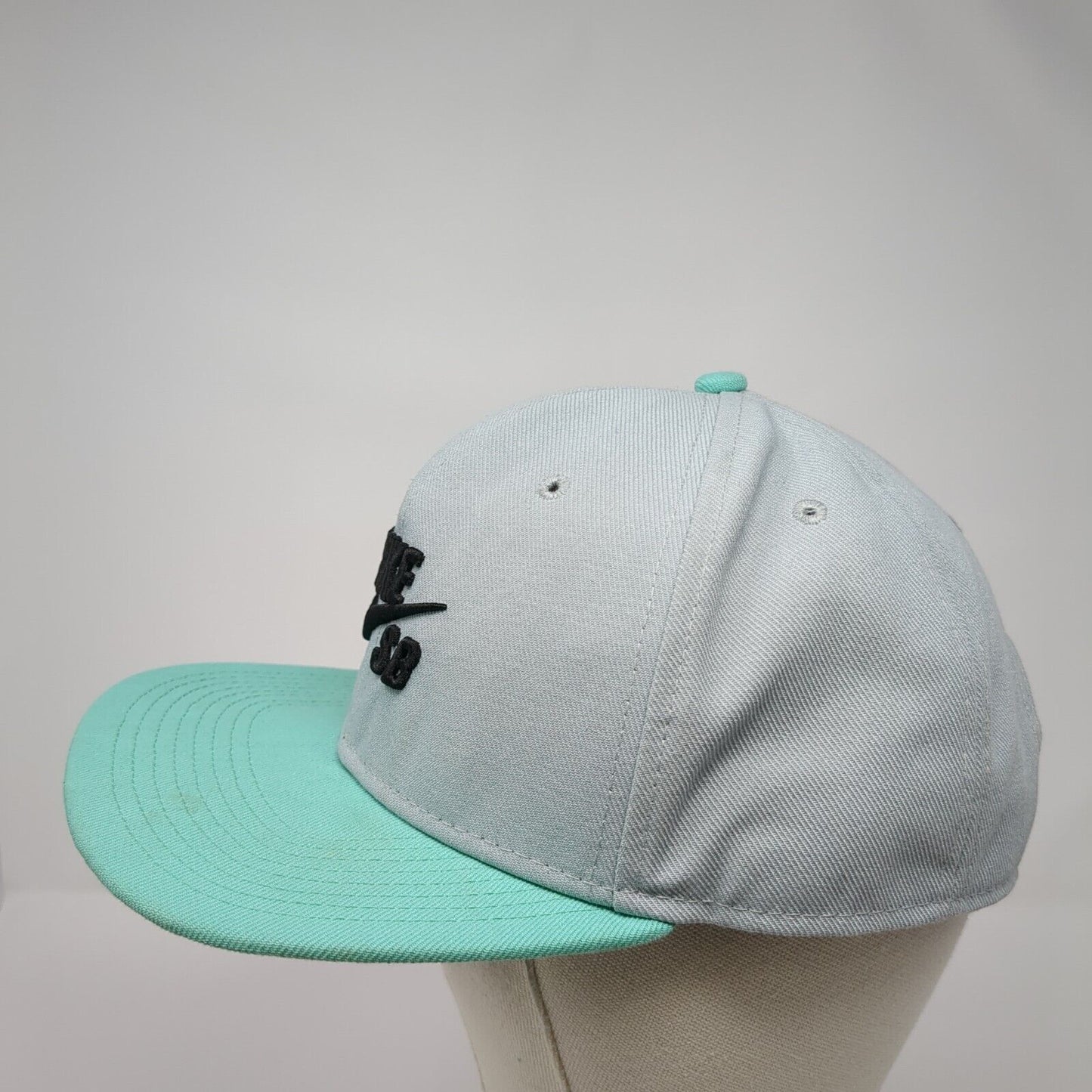 Nike SB Skateboard Snapback Hat Gray Blue Embroidered Logo Adjustable OSFA