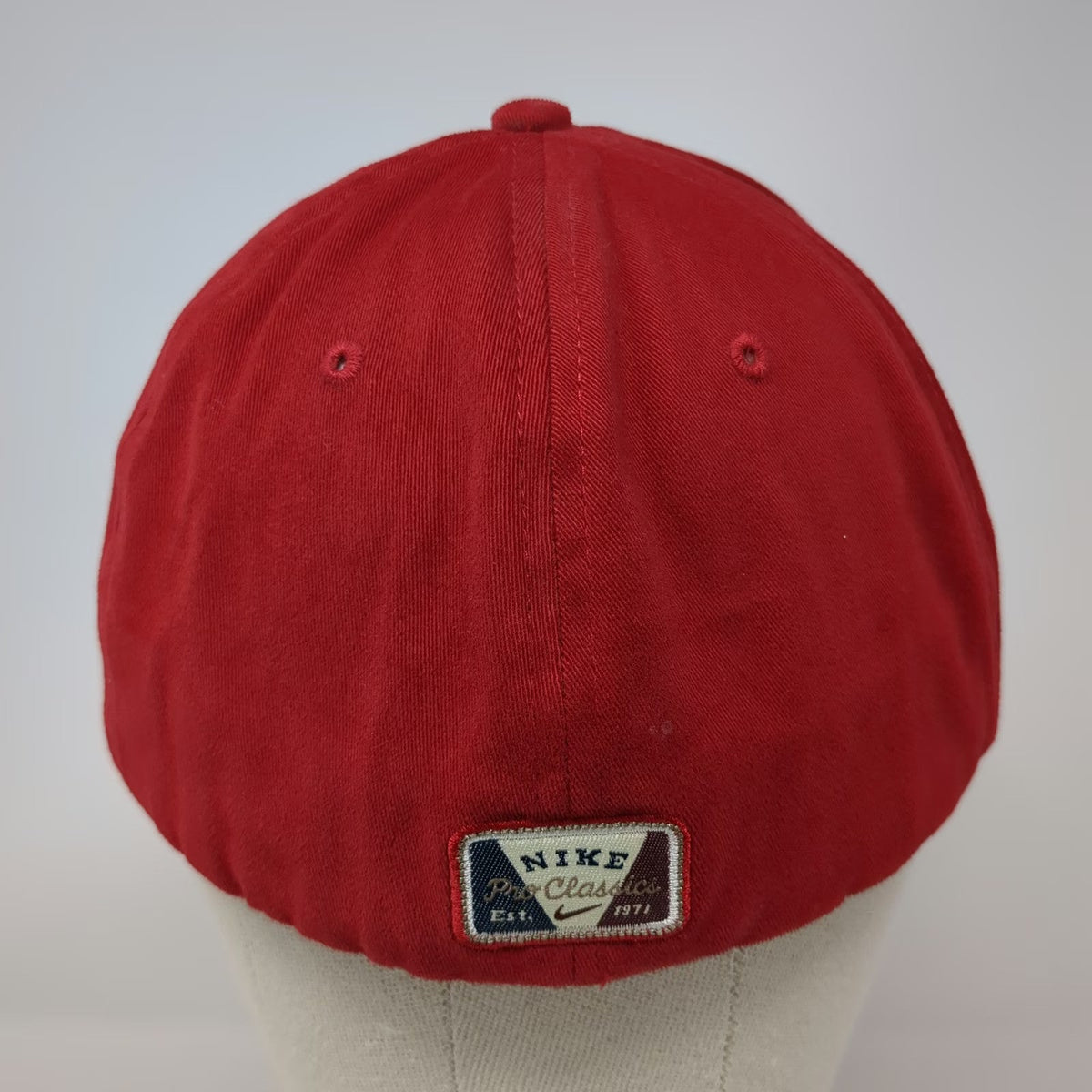 Nike Baseball Cap Red One Size Fitted Embroidered Swoosh Logo Pro Classics Hat