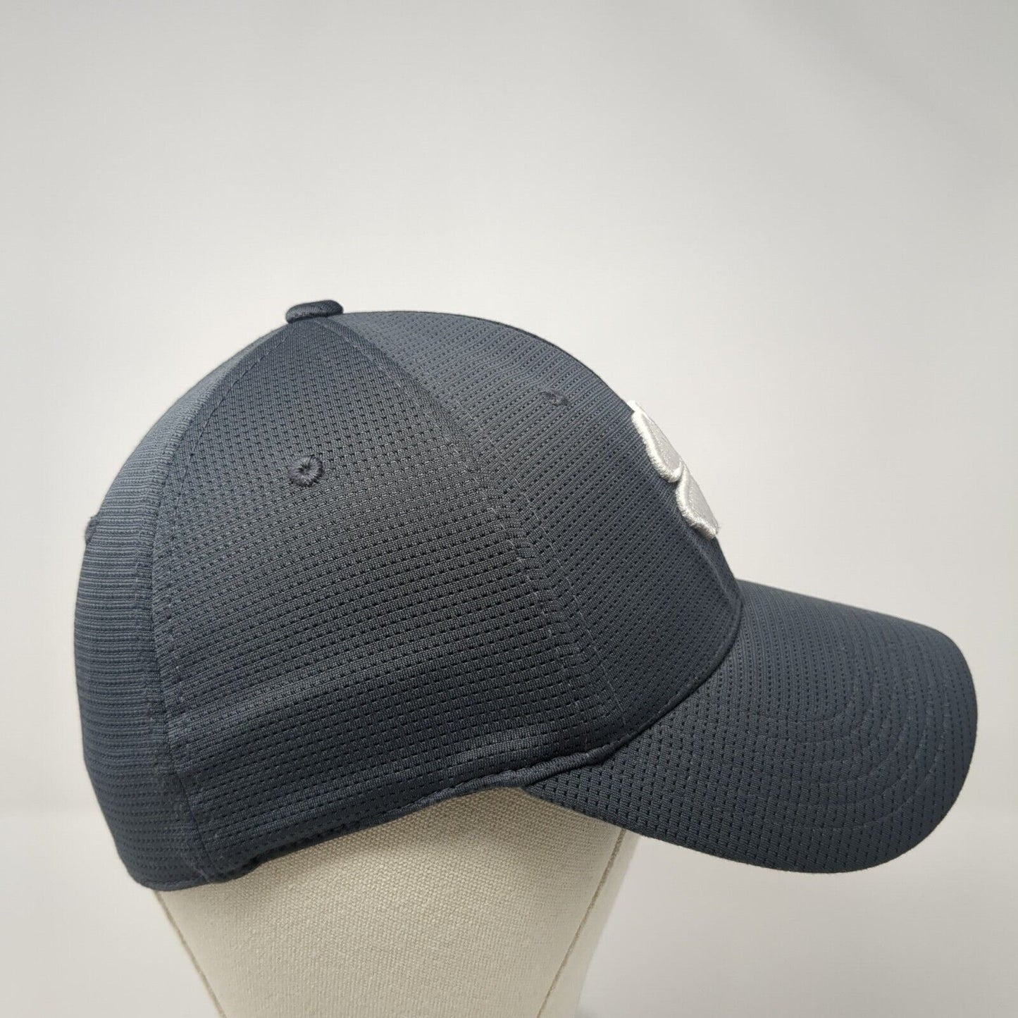 Live Lucky Fitted Baseball Cap Gray Medium Lightweight Embroidered Black Clover