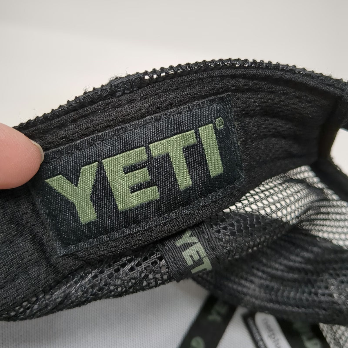 YETI Trucker Hat Green Black One Size Snapback Mesh Back Patch Logo Outdoor Hat