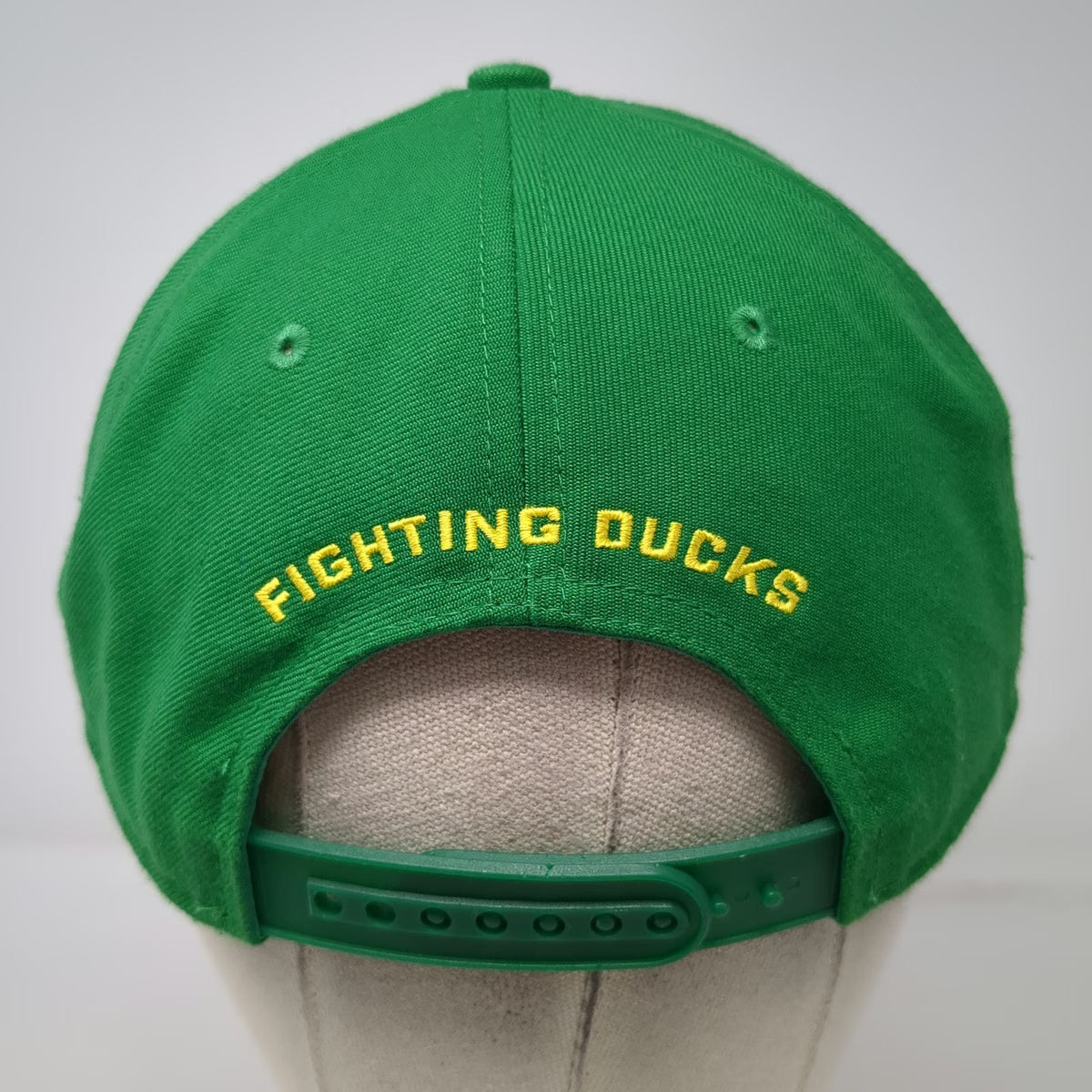 Nike Oregon Ducks NCAA Snapback Hat Green Yellow Silver One Size Metallic Brim