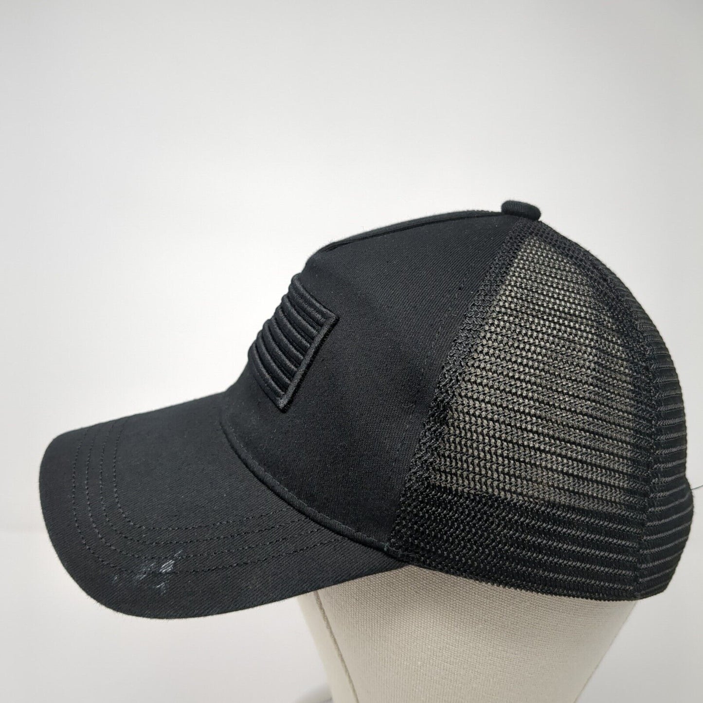 USA Flag Snapback Trucker Hat Black One Size Adjustable Patriotic Mesh Back