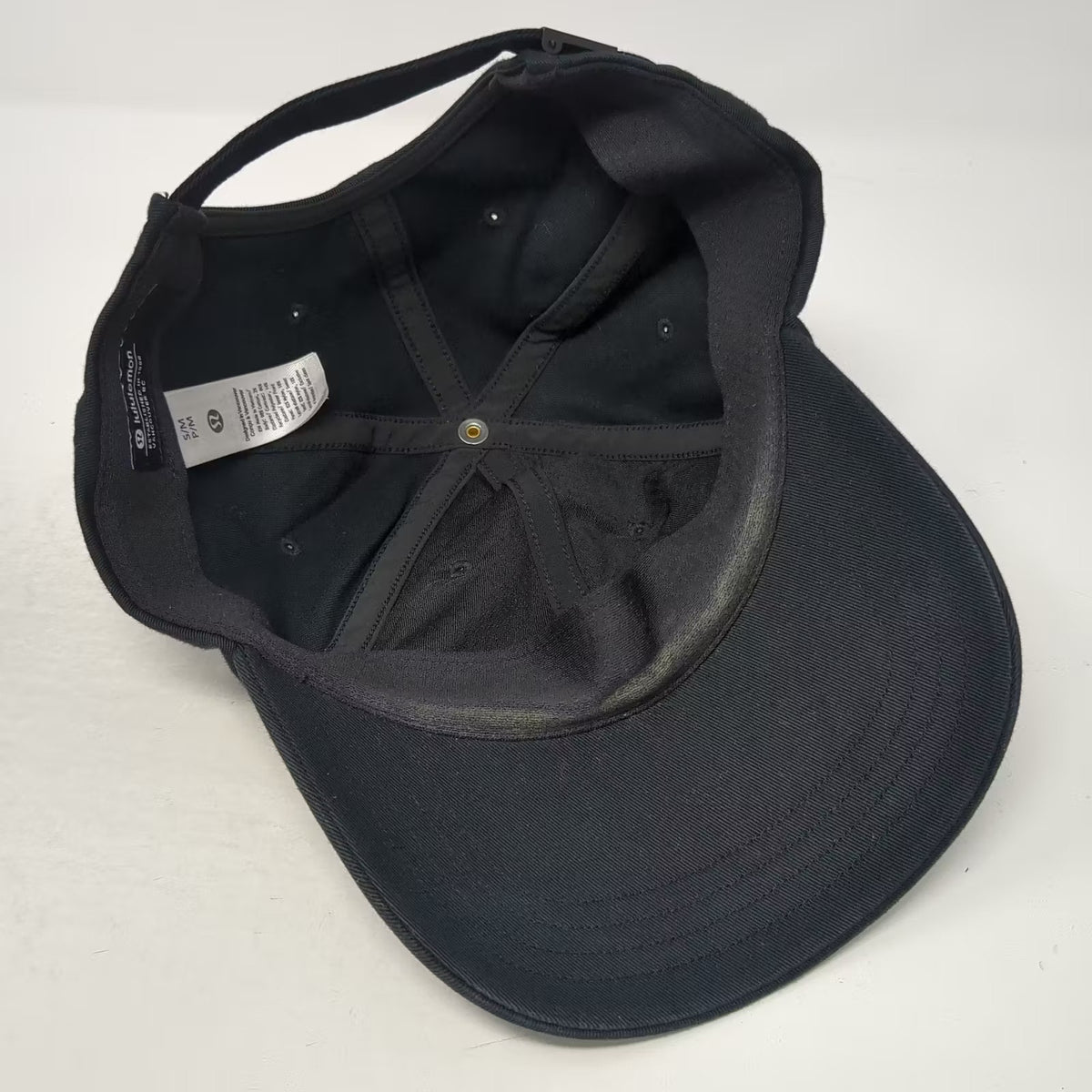 Lululemon Black Baseball Cap Adjustable Hat Size M Metal Logo Cotton Blend