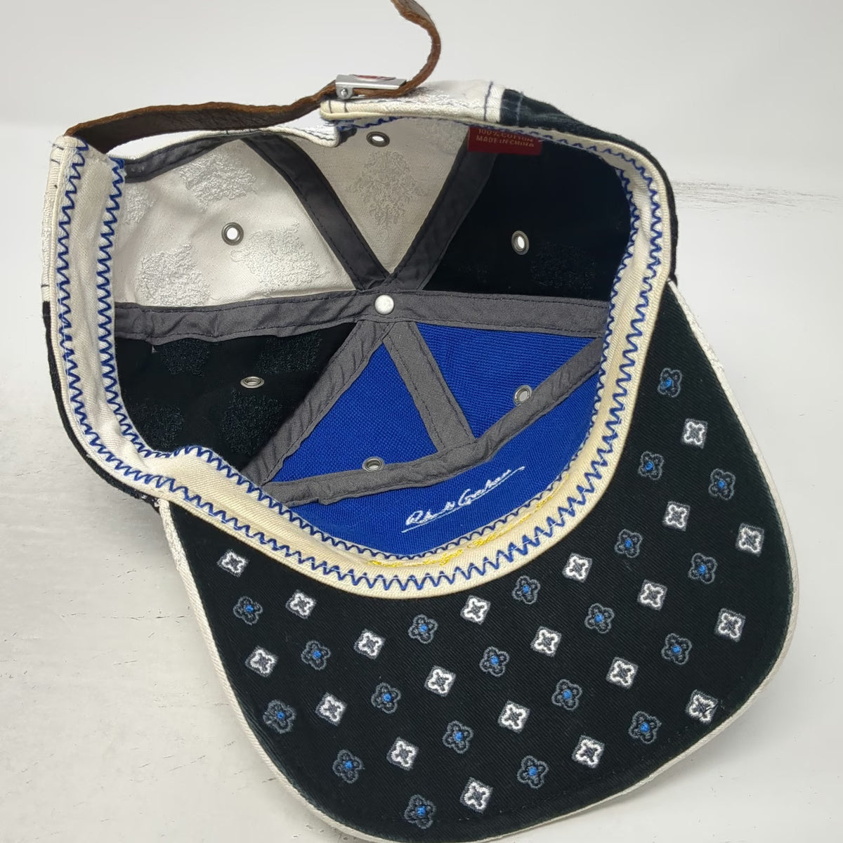 Robert Graham Baseball Cap White Black Blue One Size Floral Damask Pattern hat