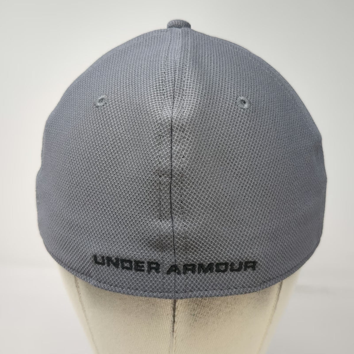 Under Armour Baseball Cap Gray XL Blitzing Stretch Fit Curved Bill Logo Hat