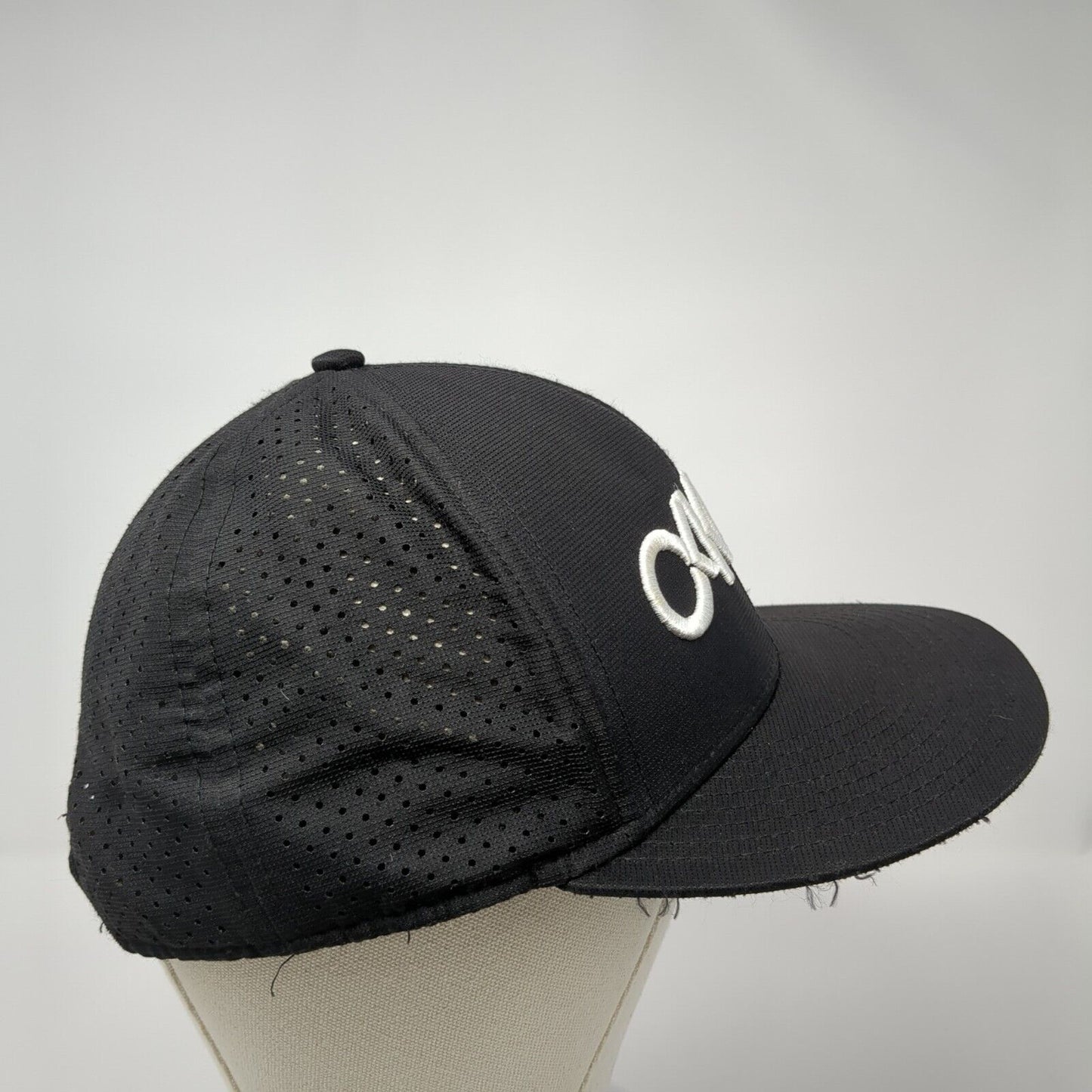 Oakley Snapback Hat Black One Size Adjustable Embroidered Laser Cut