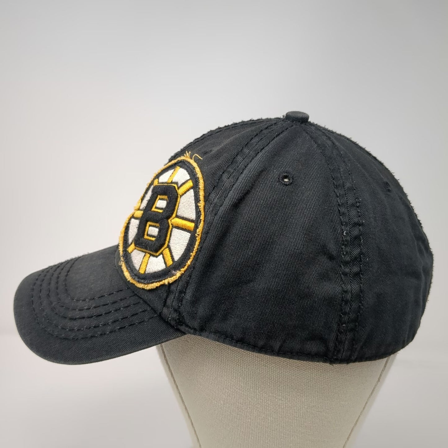 Boston Bruins NHL '47 Cap Black L Distressed Bear Patch Logo Franchise Hat