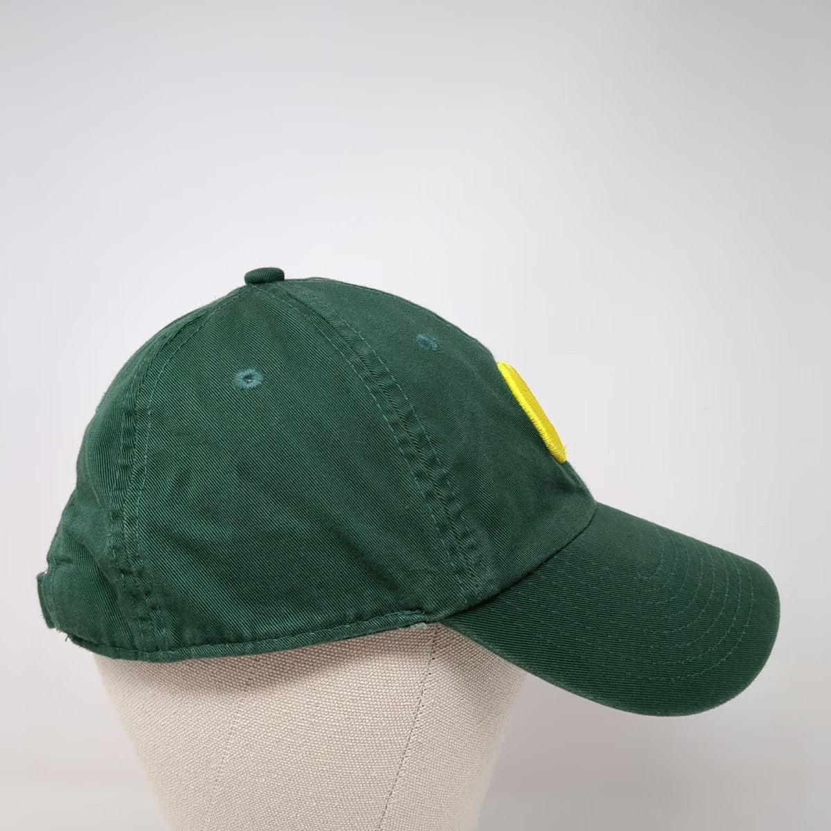 Nike Oregon Ducks NCAA Cap Green One Size Embroidered Logo Slideback Strap Hat