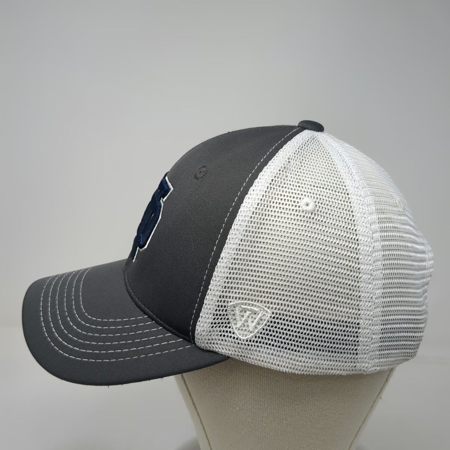 Top of the World Notre Dame Fighting Irish NCAA Gray One Size Mesh Trucker Hat