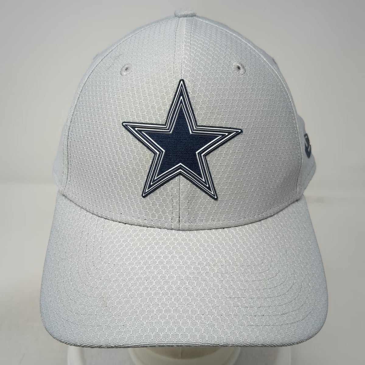 Dallas Cowboys NFL New Era Gray Cap L Stretch Fit 39THIRTY Mesh Shield Star Hat