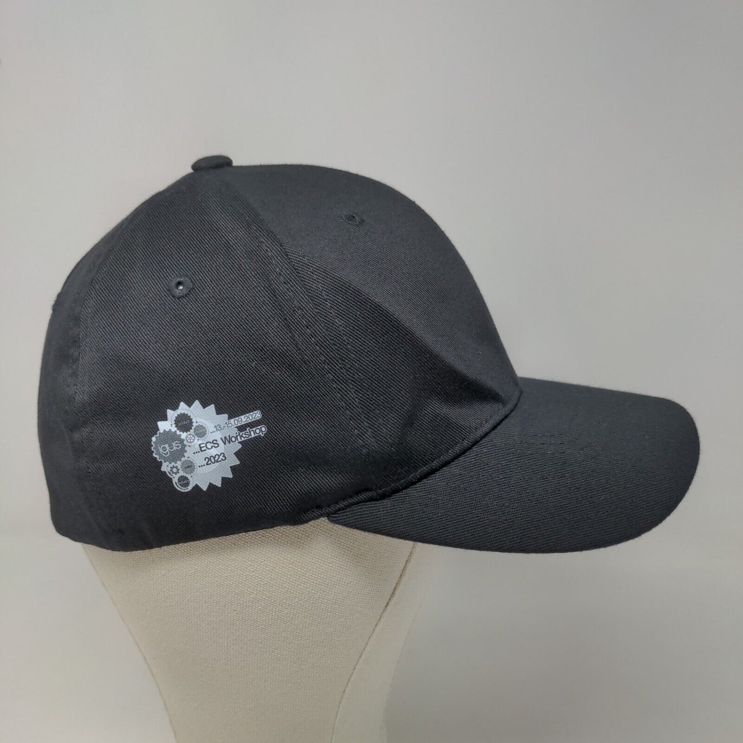 Yupoong Men's Fitted Hat Black Size L-XL Flexfit Polycotton Blend ECS Workshop