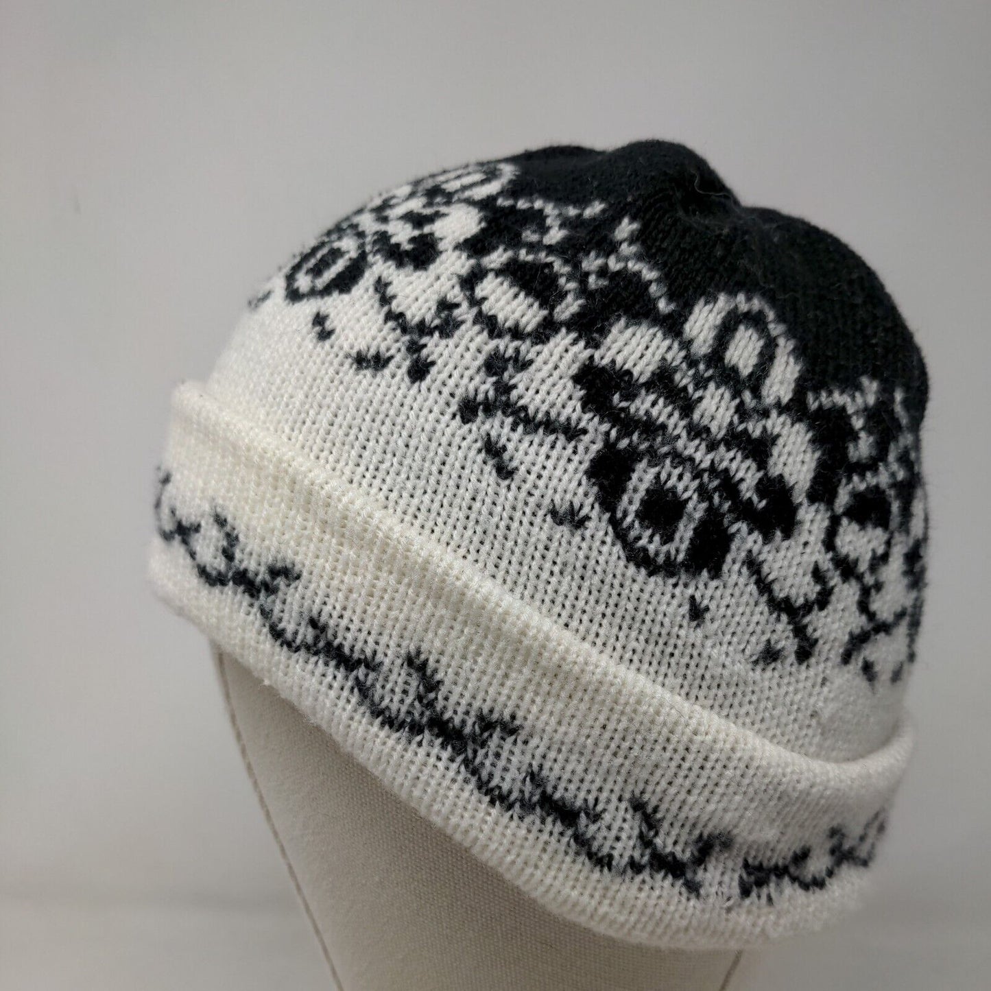 English Village Women's Knit Beanie Hat Cap Black White Fair Isle Acrylic