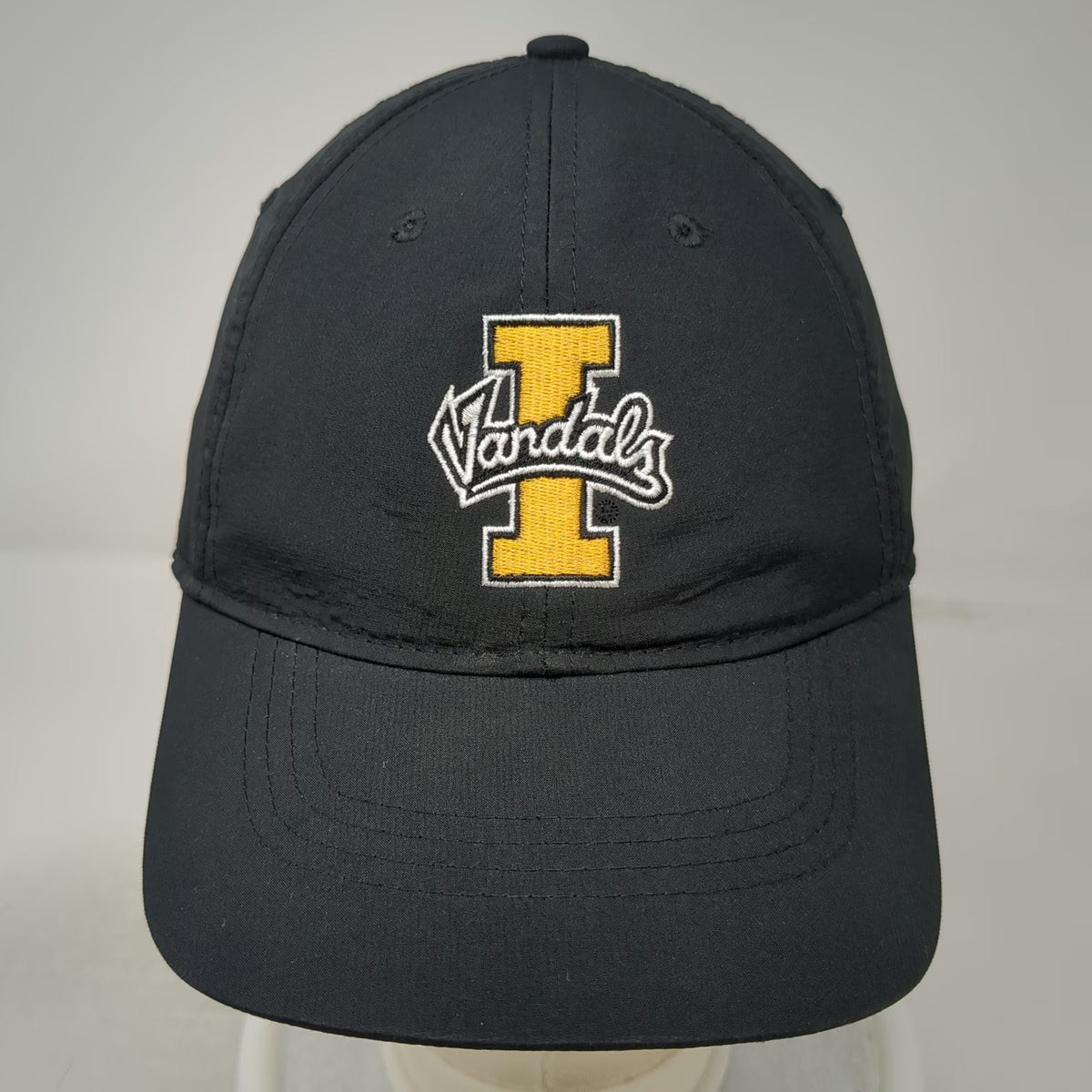Nike Idaho Vandals NCAA Hat Black Yellow White OSFM Cap Dri-Fit Strapback Logo