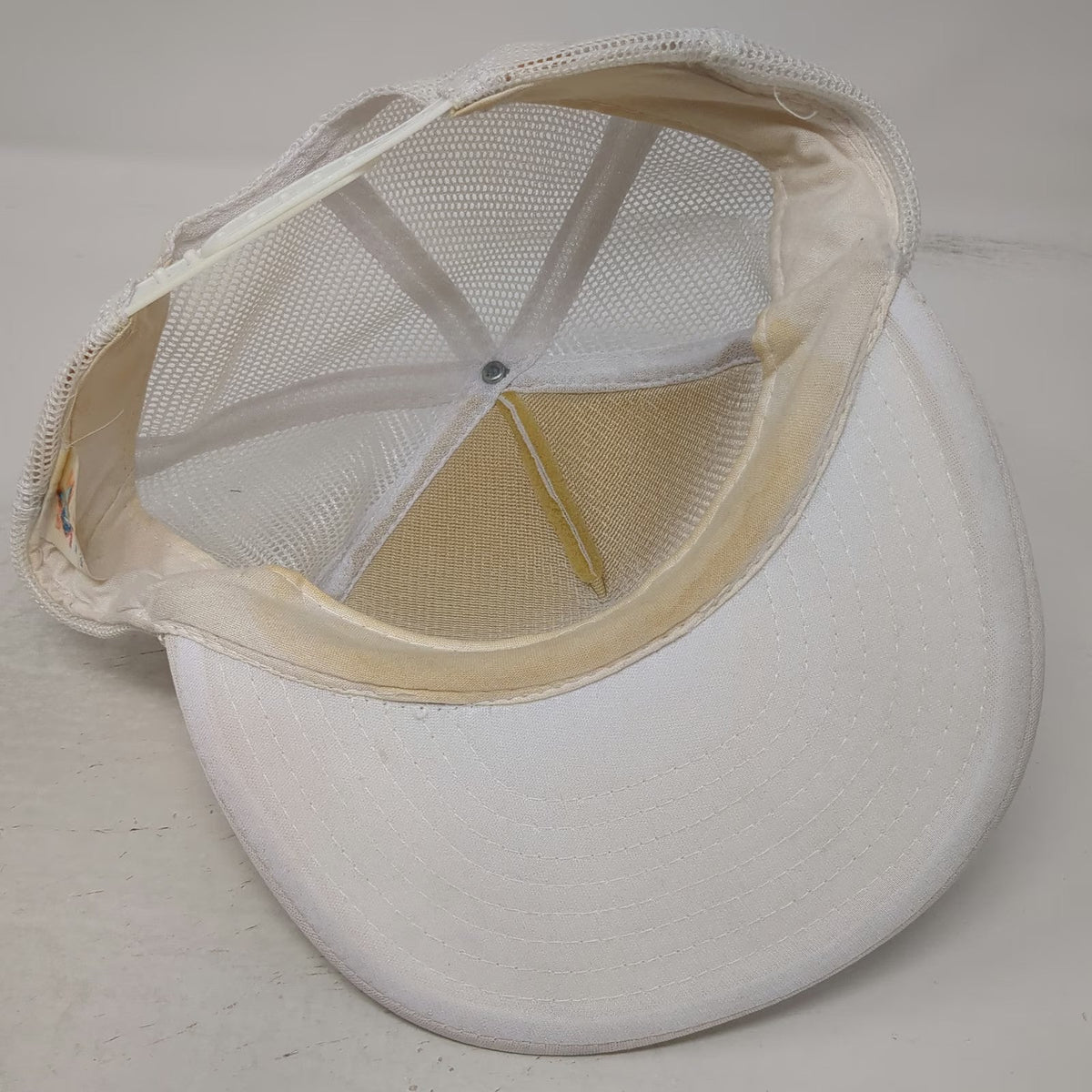 Nissin Trucker Hat White One Size Wings of Wenatchee Apple Logo Snapback Rope