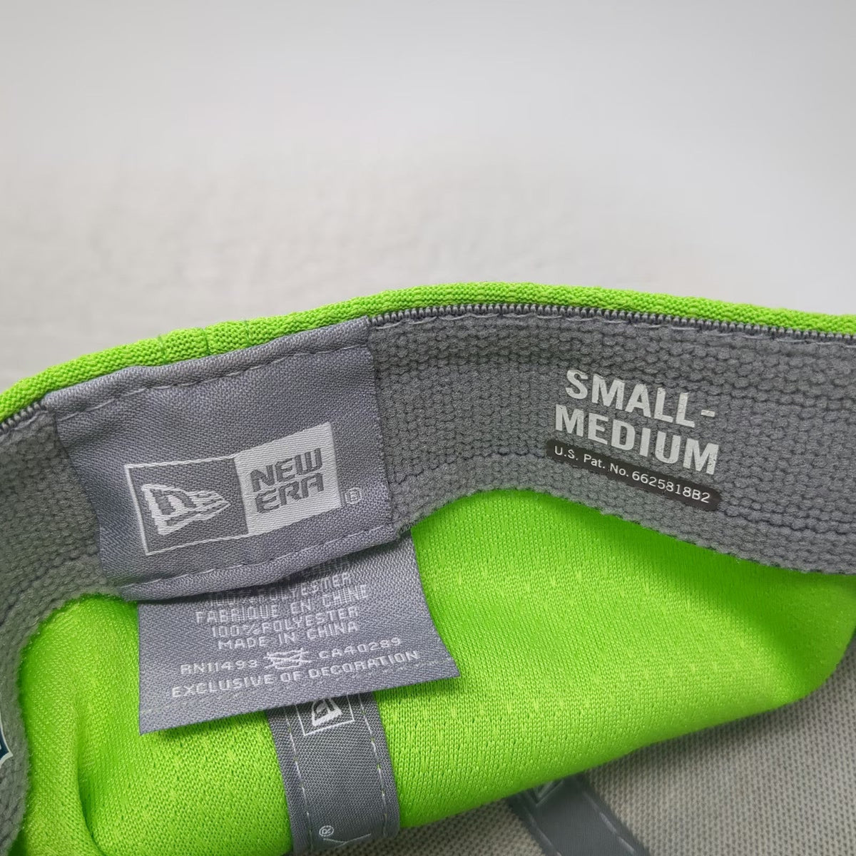 Seattle Seahawks NFL New Era Cap Hat Green M Metallic Logo 39THIRTY Flex