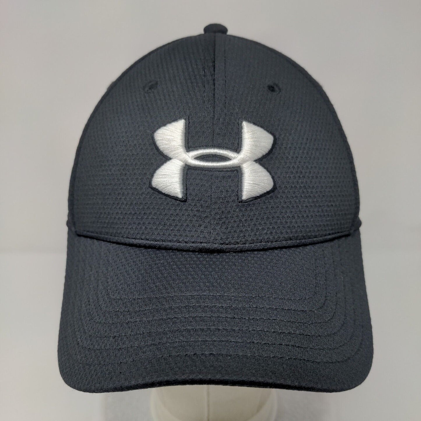 Under Armour Fitted Hat Black M/L Classic Fit Blitzing Embroidered 6 Panel