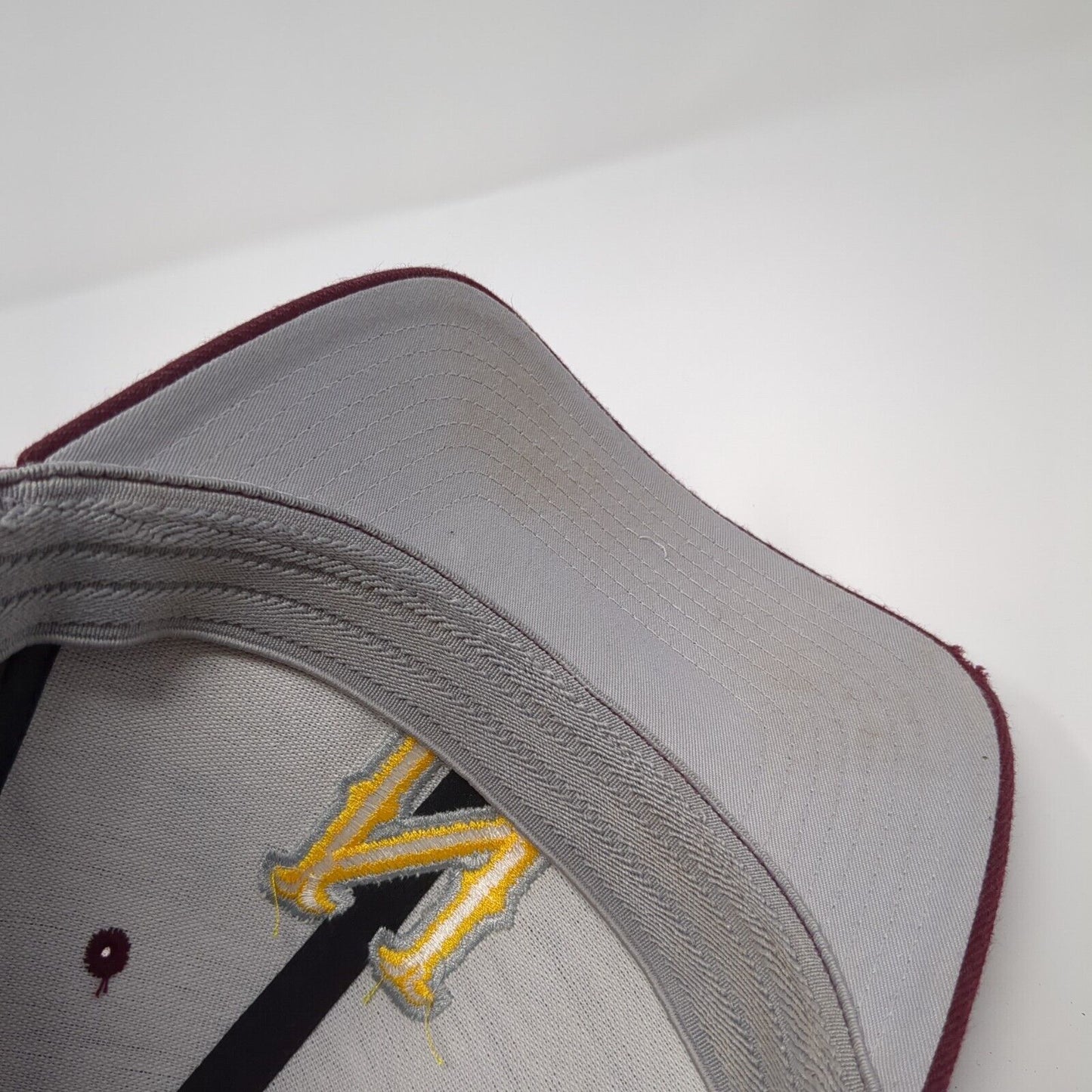 Norths Tigers Fitted Hat Red S/M Embroidered Lightweight Pro585 Richardson