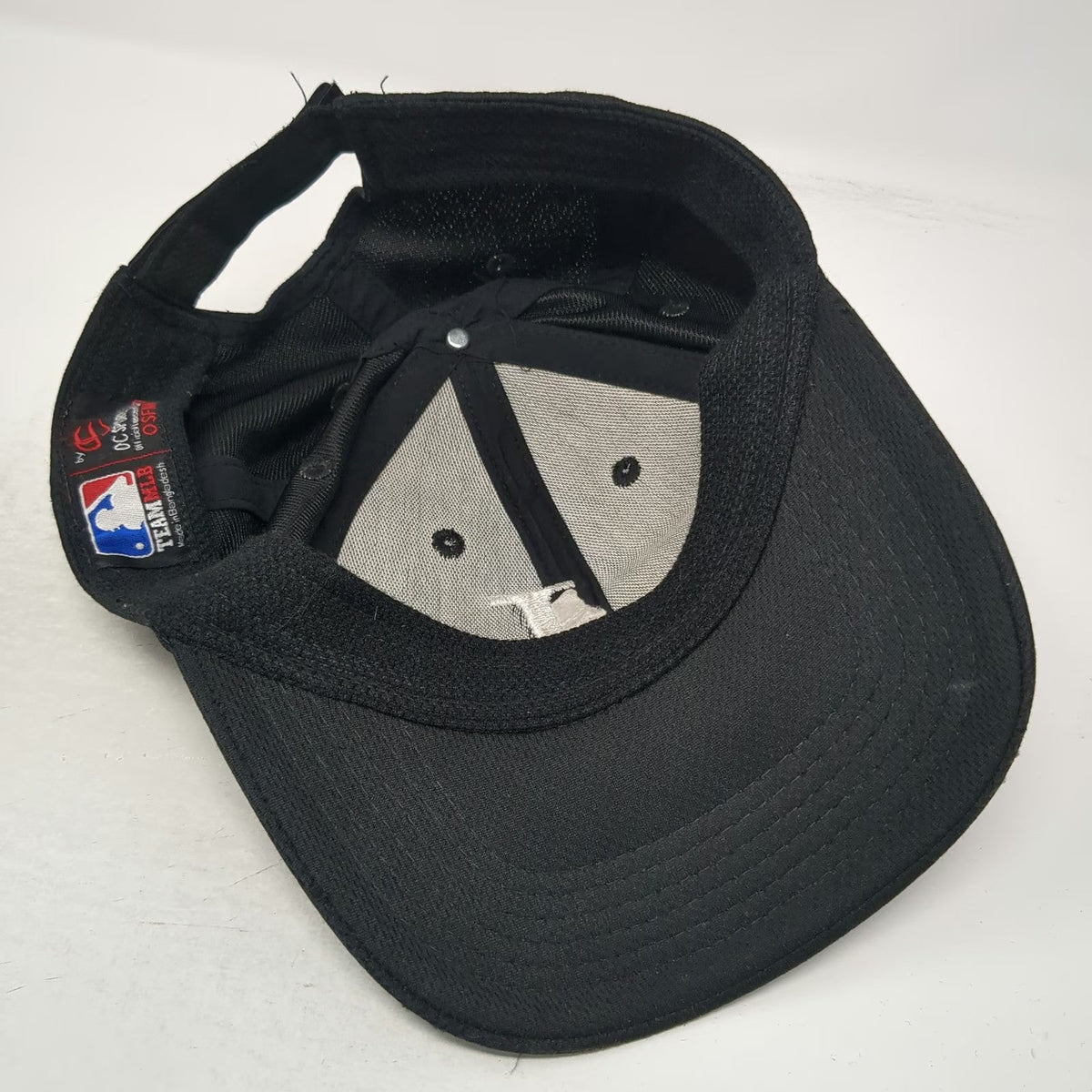 MLB OC Sports Baseball Cap Black OSFM Strapback Embroidered Letter J Hat Mesh