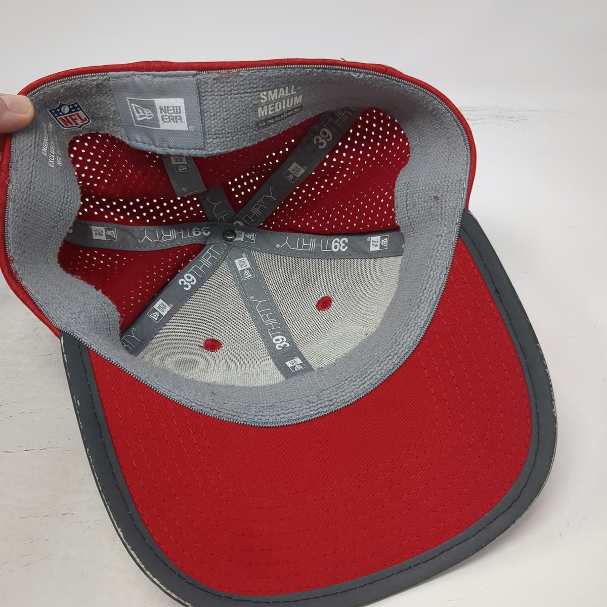 San Francisco 49ers NFL New Era Red Cap M 39THIRTY Perforated Stretch Fitted Hat