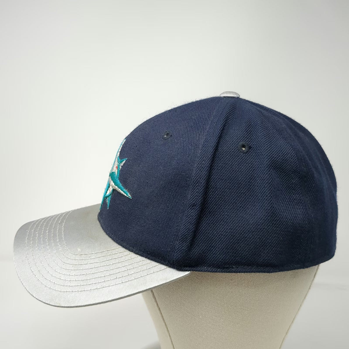 Seattle Mariners MLB Sports Specialties Baseball Cap Blue Silver 7 1/2 Vintage