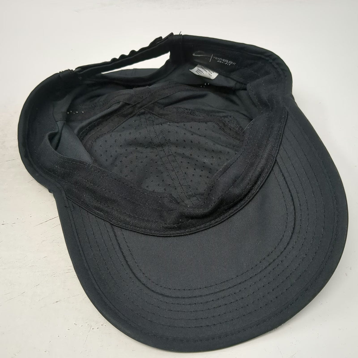 Nike Baseball Cap Black One Size Dri-Fit Featherlight Mesh Strapback Swoosh Hat