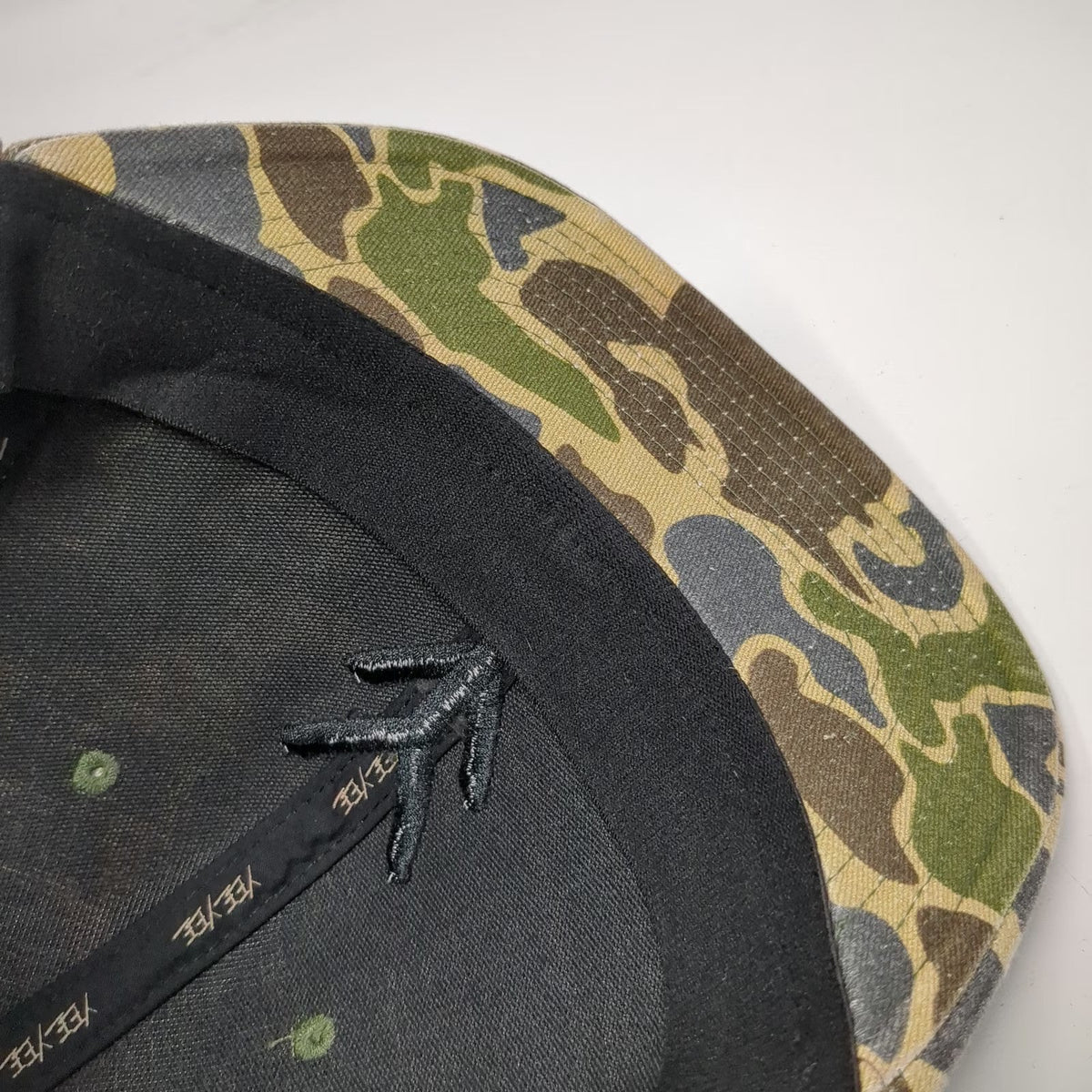 Yee Trucker Hat Green Black One Size Camo Mesh Snapback Embroidered Logo Country