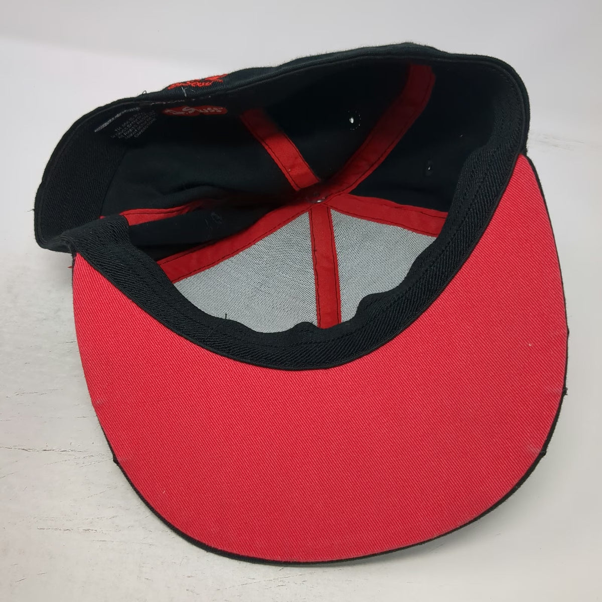 Concept One Dr Seuss Cat in the Hat Baseball Cap Black Gray Red White L Fitted