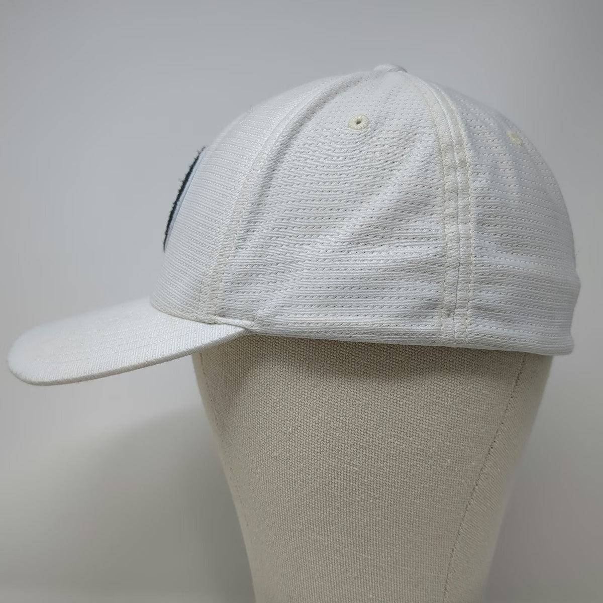 TravisMathew Baseball Cap White XL Coronado Golf Course Flexfit Polyester Hat