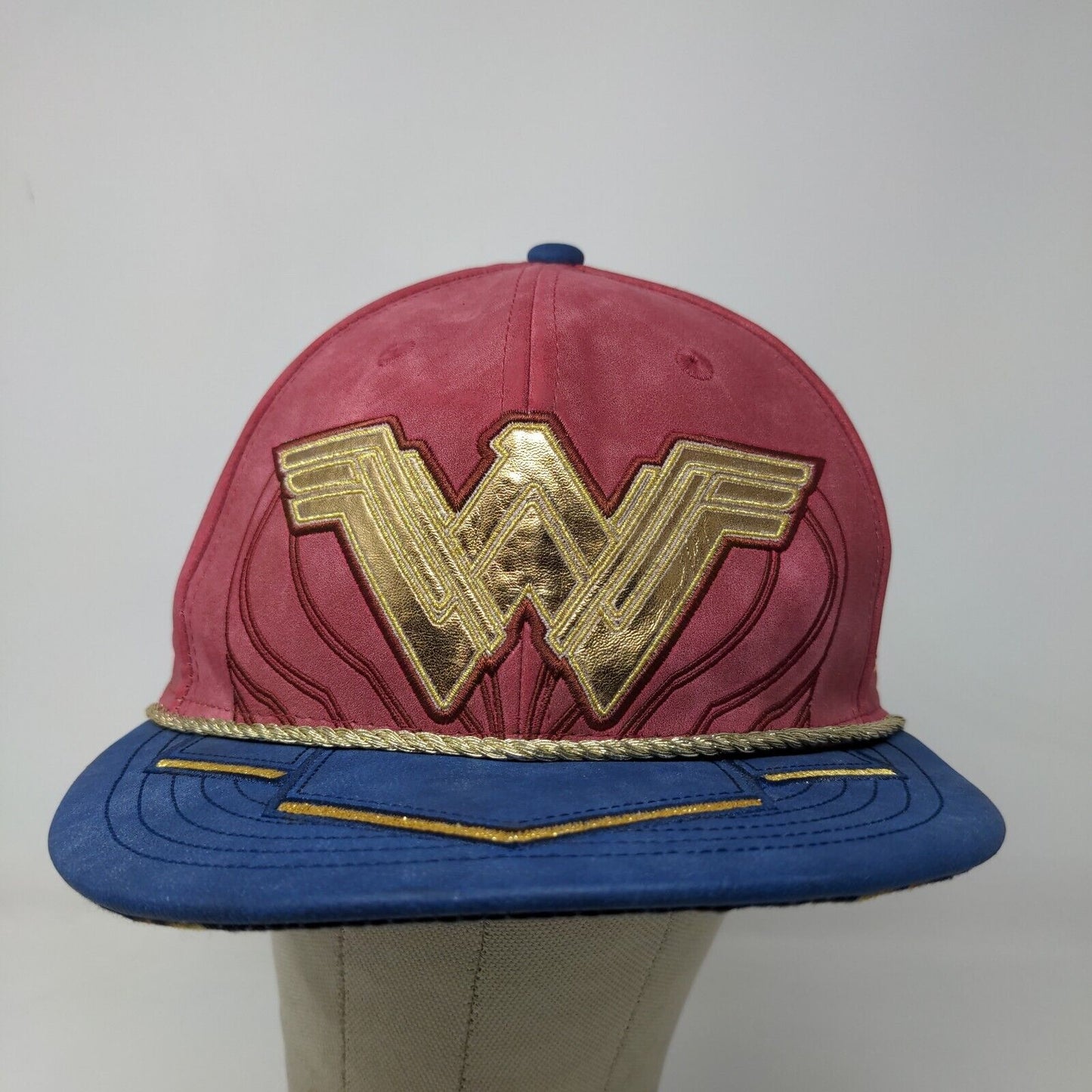 New Era Justice League Women's Fitted Hat Size 7 1/4 Red Embroidered Logo