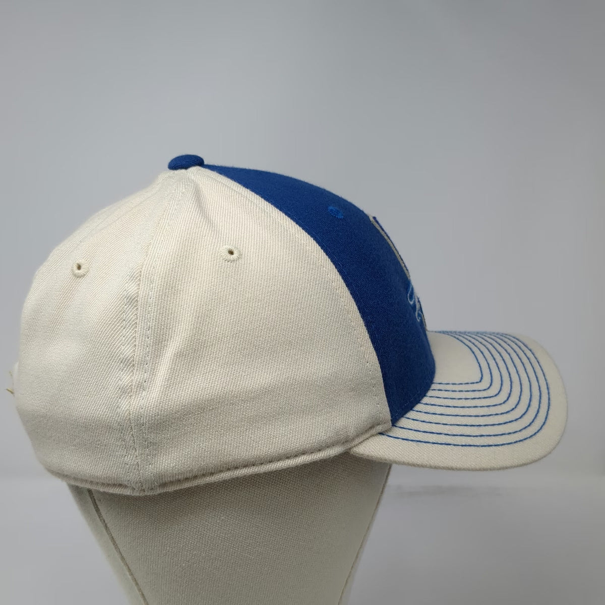 Detroit Lions NFL Reebok Cap Blue Beige XL Flexfit On-Field Gear Logo Hat Lion