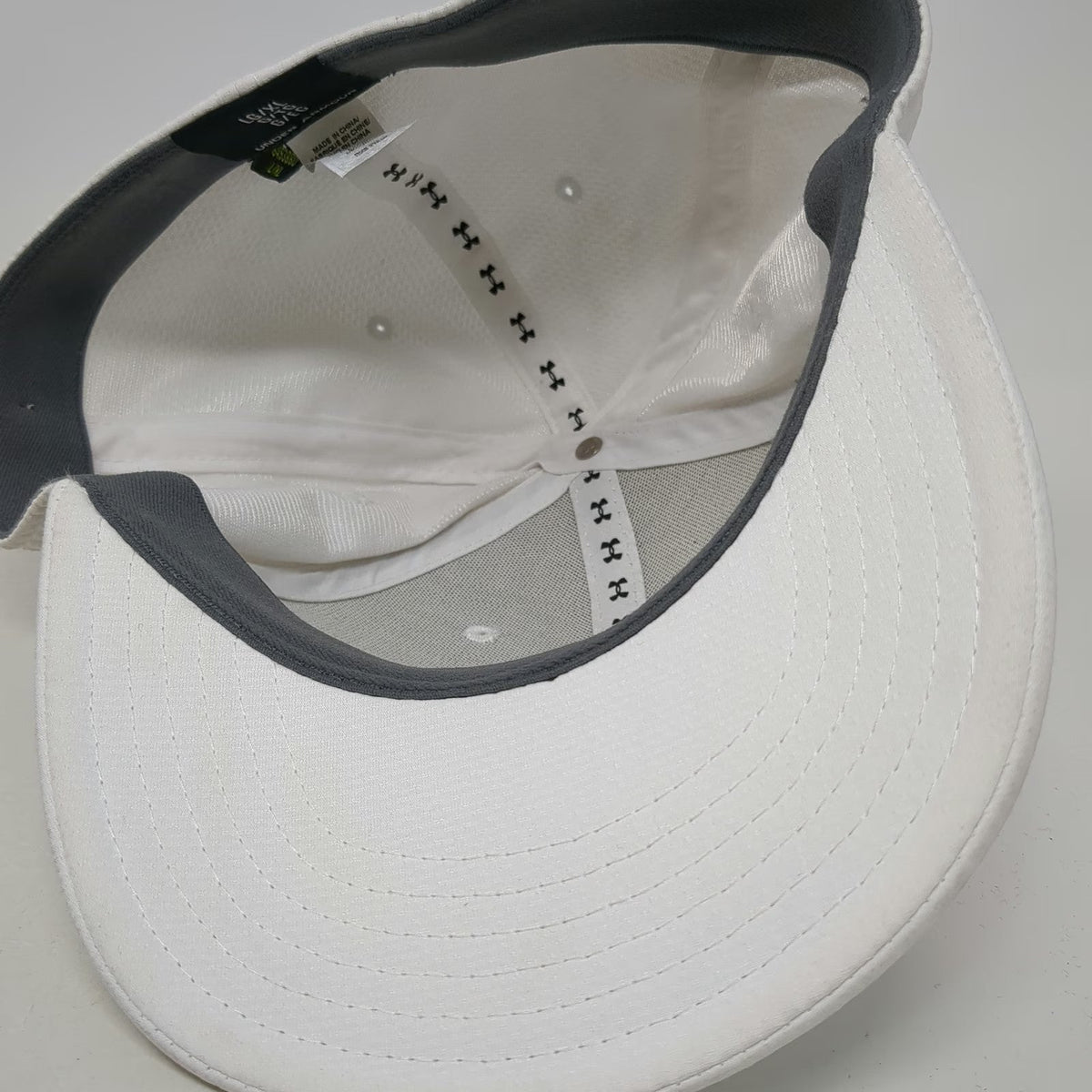Under Armour Baseball Cap White XL Fitted Stretch Embroidered Logo Athletic Hat