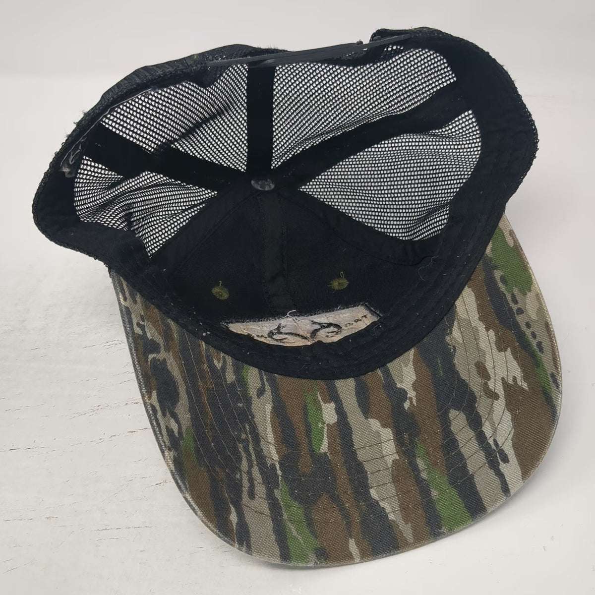 Realtree Trucker Hat Green One Size Snapback Frayed Patch Camo Brim Antler