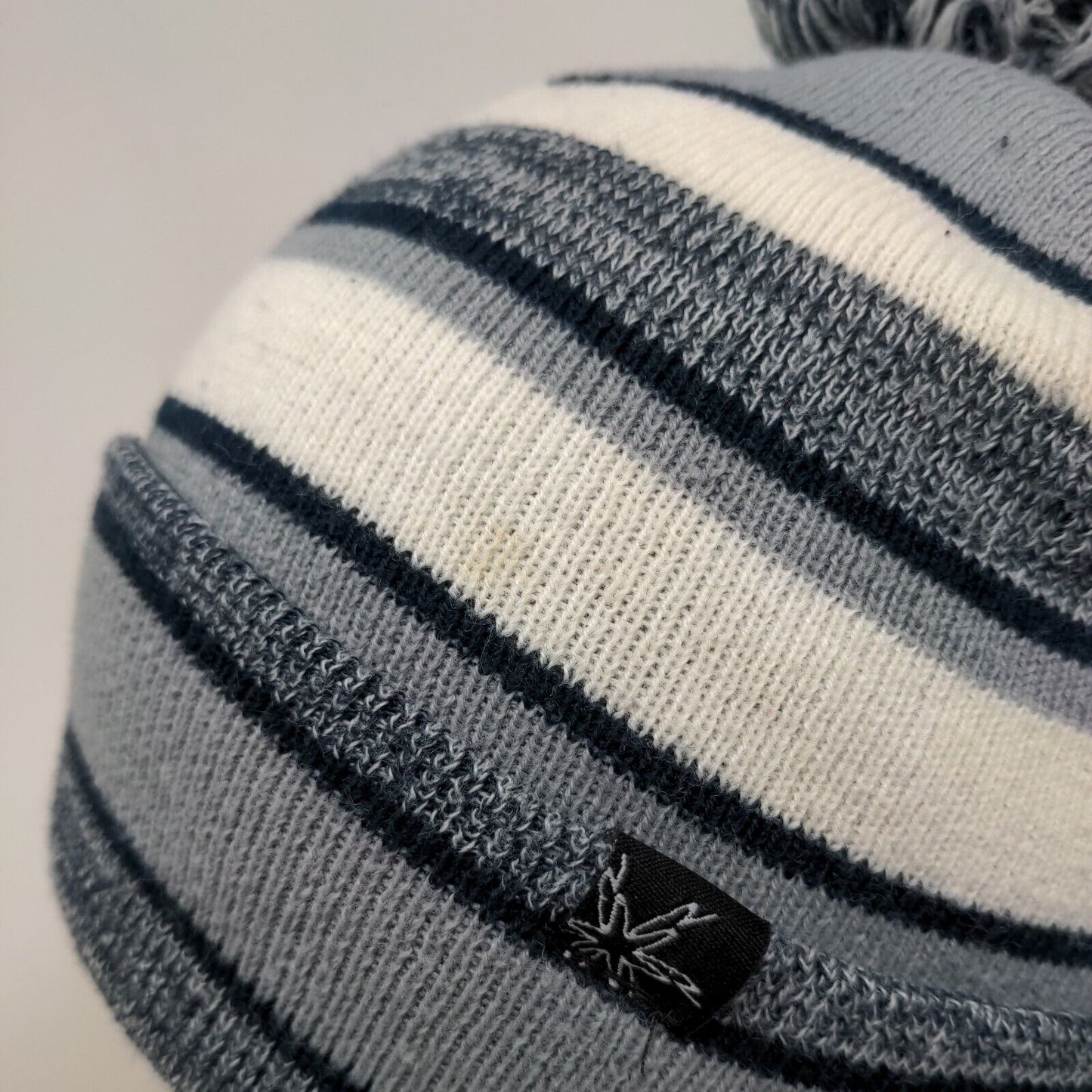 Unbranded Knit Pom Pom Beanie Hat Gray One Size Striped Outdoor