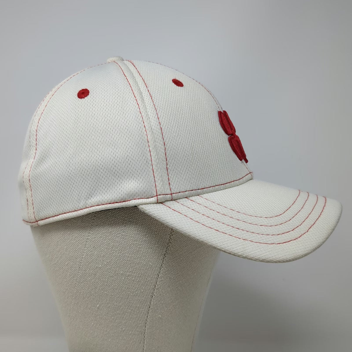 Black Clover Baseball Cap White M A-Flex Four Leaf Clover Live Lucky Hat