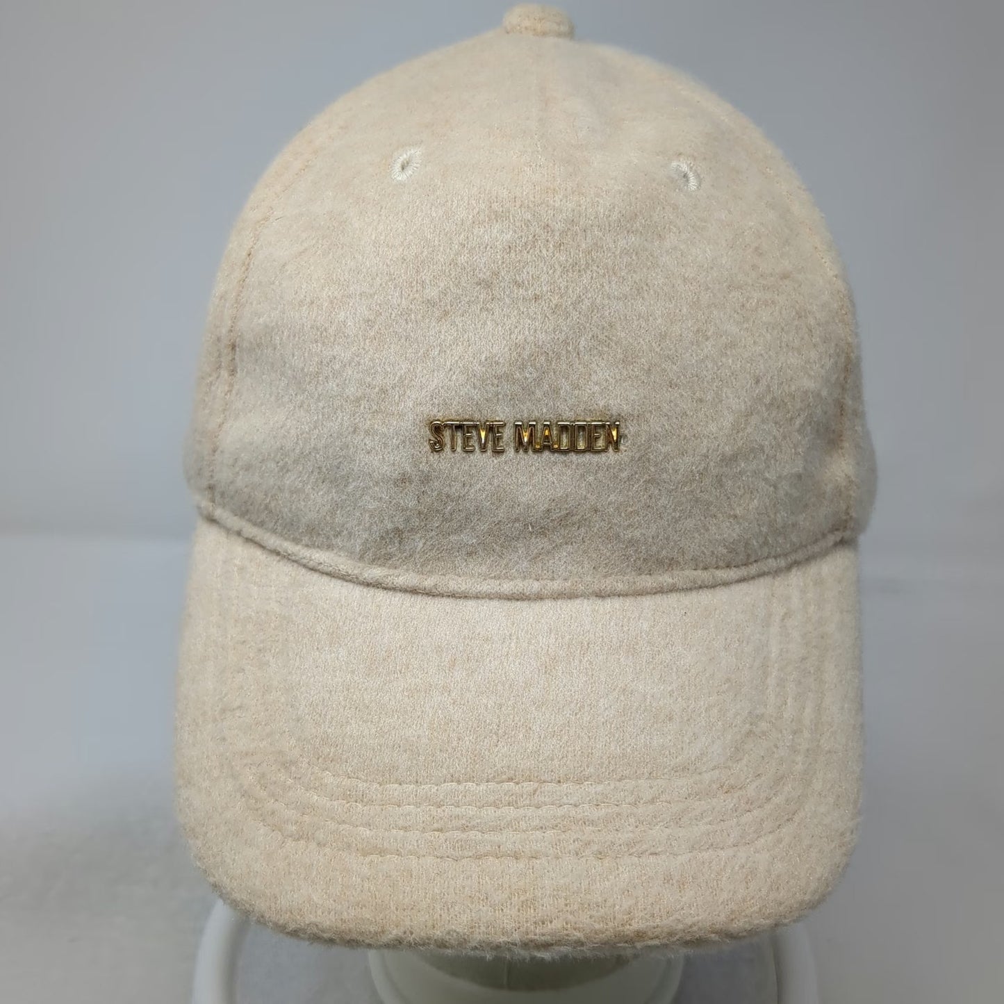 Steve Madden 5 Panel Beige Hat One Size Gold Metal Logo Satin Lined Textured
