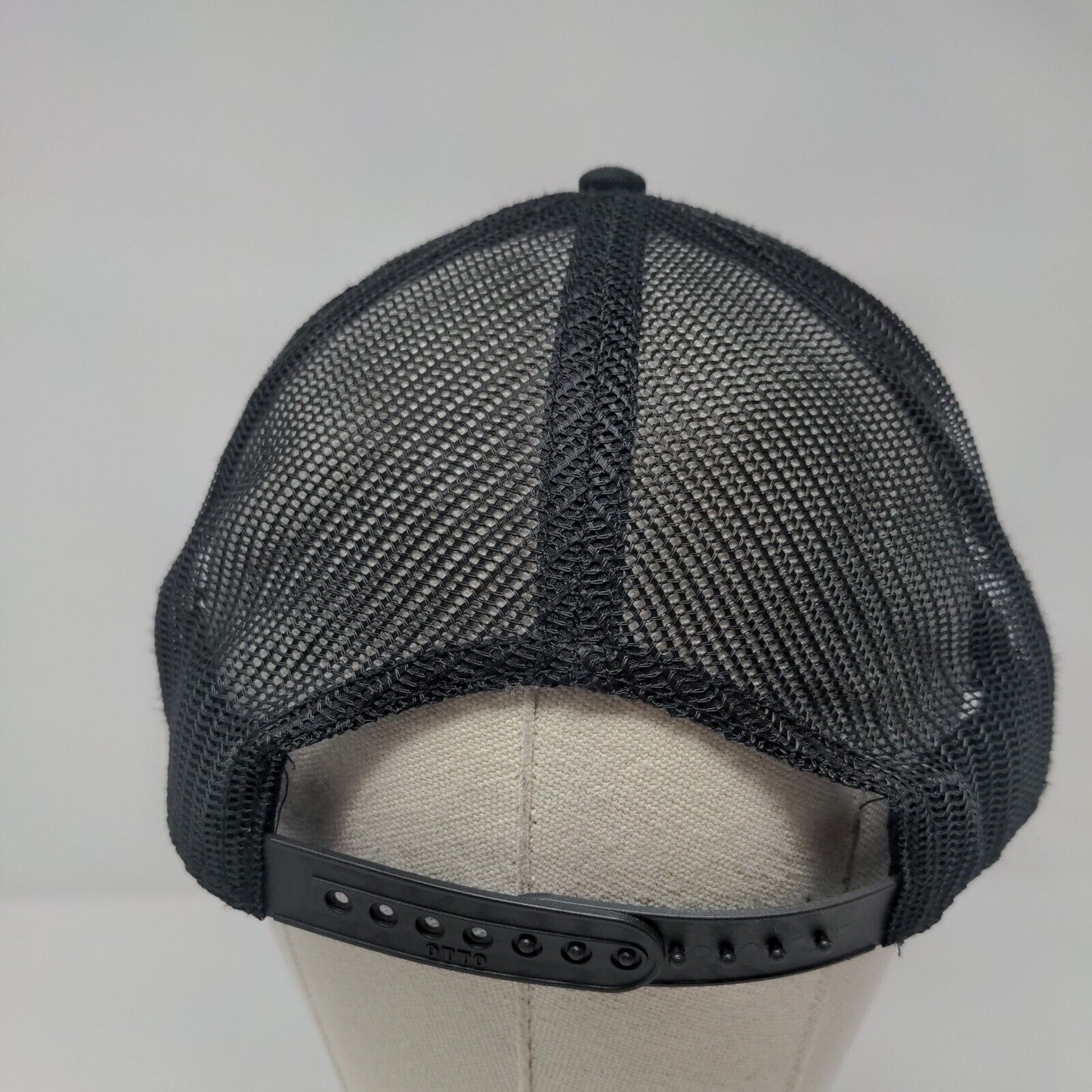 Reel Happy Fish Snapback Mesh Back Trucker Hat Black One Size 6 Panel